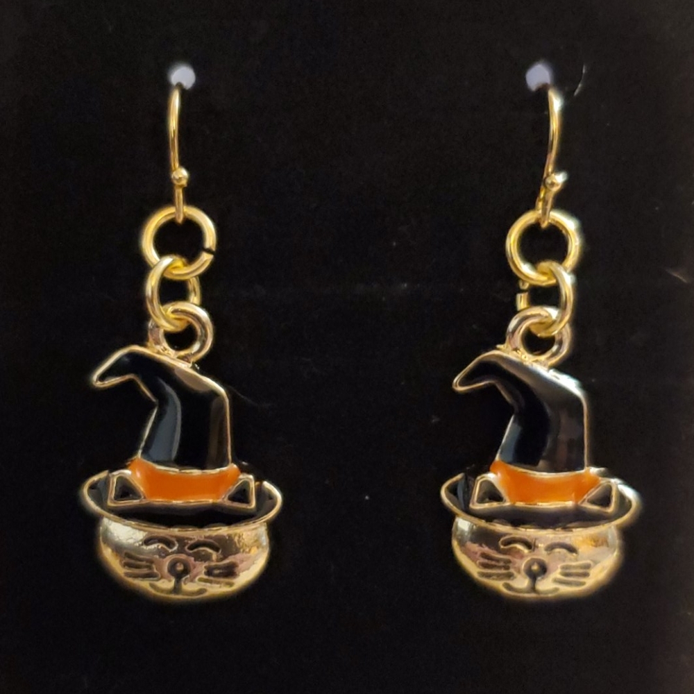 Halloween witchy cat earrings NWOT